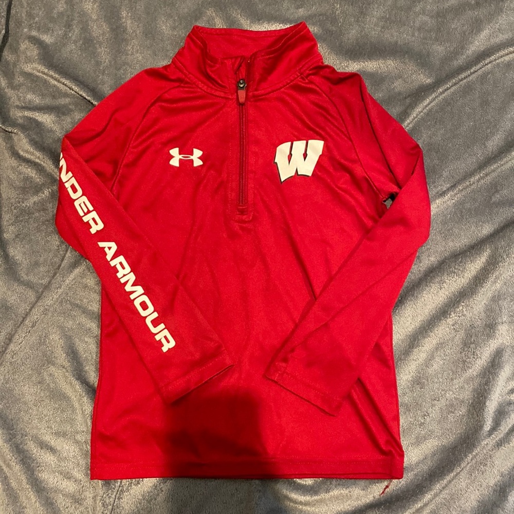Boys Wisconsin Badger Under Armour pull over. Size 5
